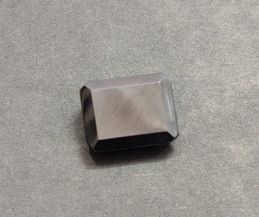 Magnet Stone (मैगनेट स्टोन) | 10.90, 13.10, 16.0 Carat