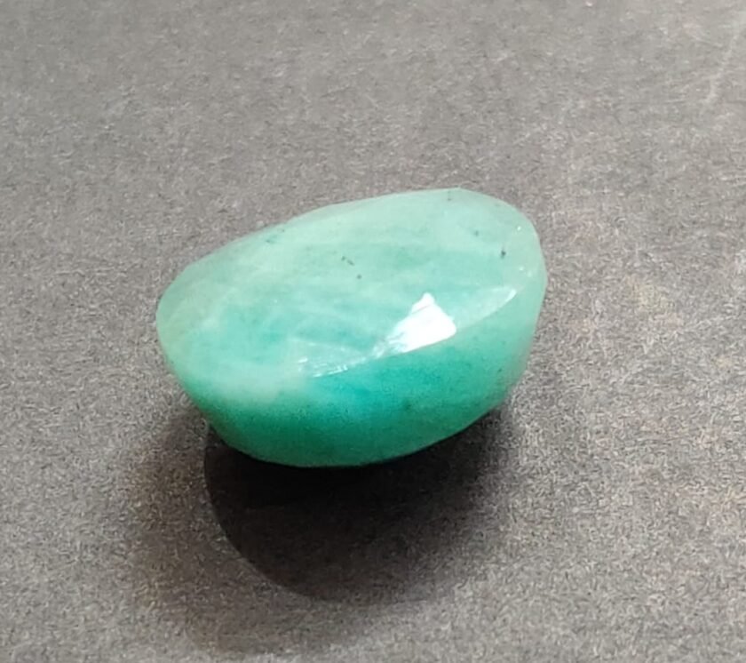 Certified Natural Beryl Stone (बेरिल स्टोन), Weight 8.93 carat