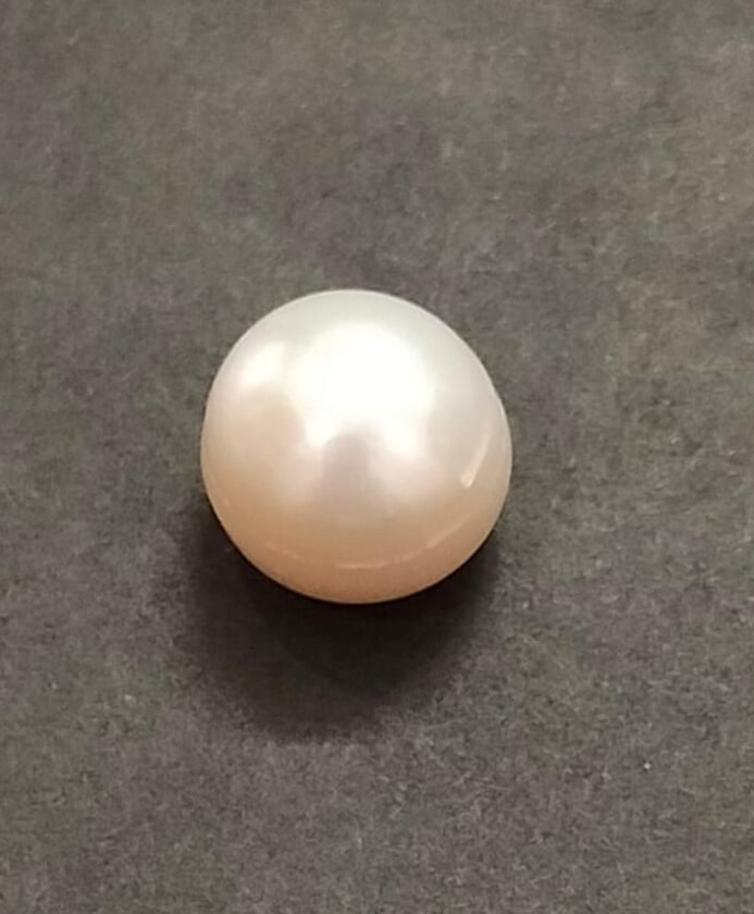 Pearl Moti Stone(मोती स्टोन) | Weight- 4.0,4.60,4.90,5.10,5.20,5.55,5.80,6.10 carat