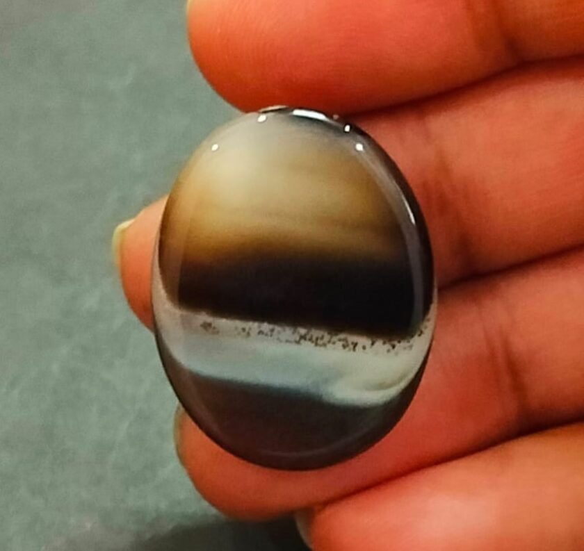 Big Size Sulemani Hakik Akik(सुलेमानी हकीक, अकीक), Weight- 26.50 carat