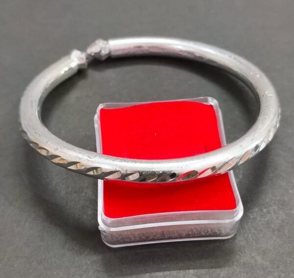 High Quality Alloy Kada (ऐलुमिनियम कड़ा) | Weight- 17 g, Size-6.5 cm Diameter Adjustable