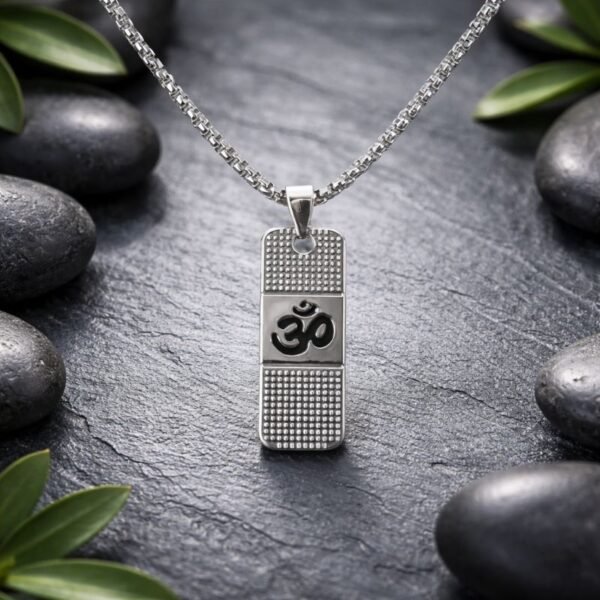 silver-om-metal-locket-jyotishshop
