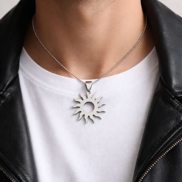 silver-sun-metal-locket-jyotishshop-2