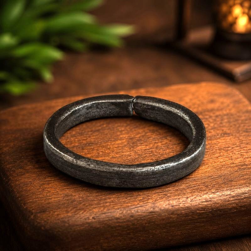 Original Handmade Black Horse Shoe,Naal Ring with Cut | असली काले घोड़े की नाल की अंगूठी – शनि कृपा एवं सुरक्षा अंगूठी